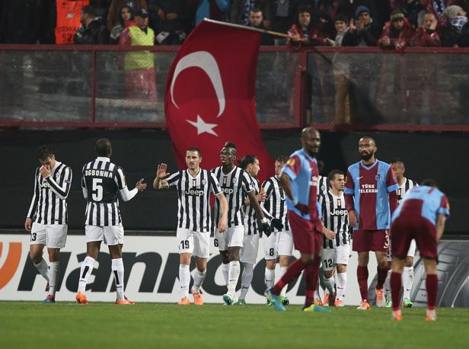 L'esultanza dei bianconeri per il raddoppio. Ap